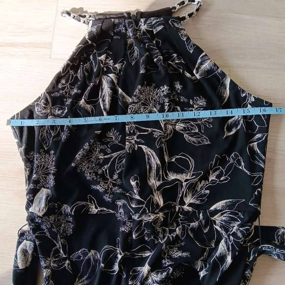 NEW White House Black Market Jacquelyn Floral Black Jumpsuit Crop Chain Detail 8 - Picture 8 of 16